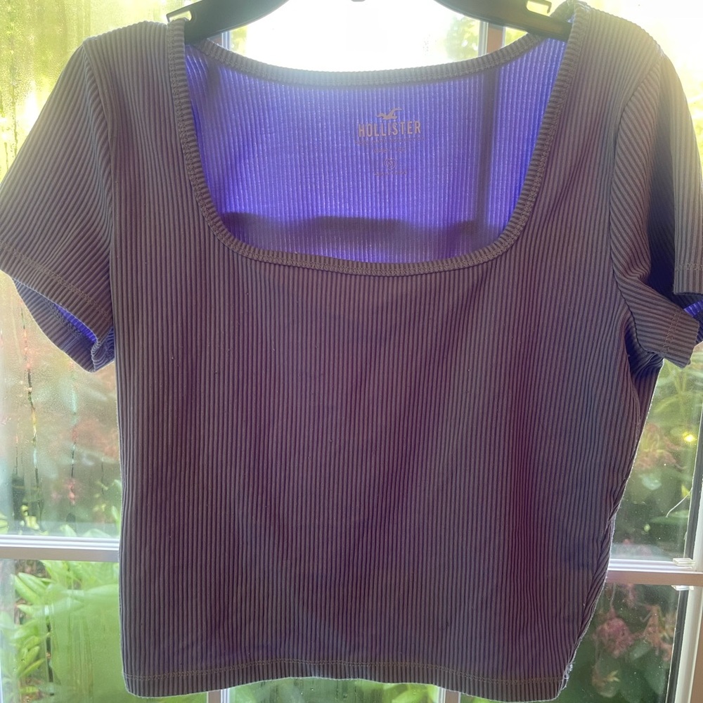 Hollister purple tee